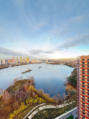 Продам трехкомнатную (3-комн.) квартиру, 100 кв-л, 1к3, Москва г