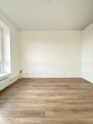 Продам трехкомнатную (3-комн.) квартиру, 100 кв-л, 1к3, Москва г