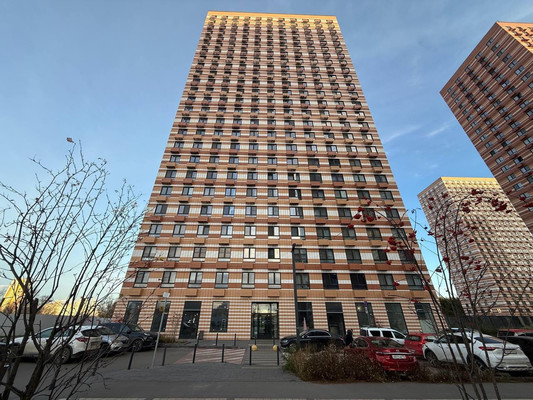 Продам трехкомнатную (3-комн.) квартиру, 100 кв-л, 1к3, Москва г