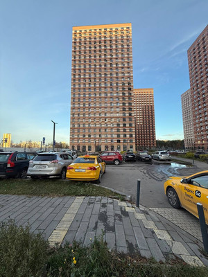 Продам трехкомнатную (3-комн.) квартиру, 100 кв-л, 1к3, Москва г