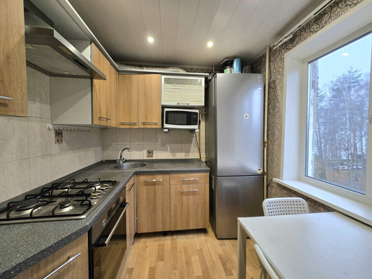 Продам трехкомнатную (3-комн.) квартиру, Чайковского ул, 27, Ступино г