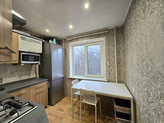 Продам трехкомнатную (3-комн.) квартиру, Чайковского ул, 27, Ступино г