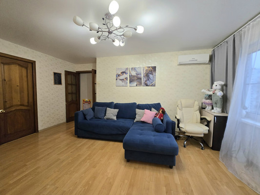 Продам трехкомнатную (3-комн.) квартиру, Чайковского ул, 27, Ступино г