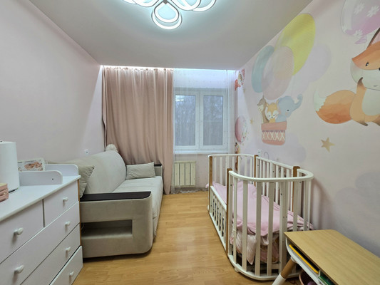 Продам трехкомнатную (3-комн.) квартиру, Чайковского ул, 27, Ступино г