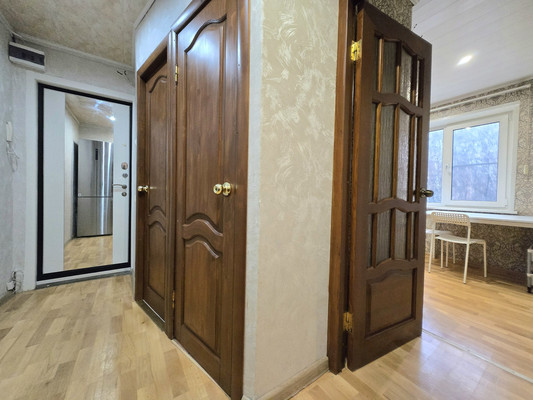 Продам трехкомнатную (3-комн.) квартиру, Чайковского ул, 27, Ступино г