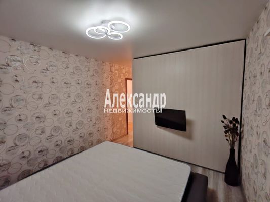 Продам трехкомнатную (3-комн.) квартиру, Пискарёвский пр-кт, 52, Санкт-Петербург г