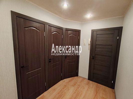 Продам трехкомнатную (3-комн.) квартиру, Пискарёвский пр-кт, 52, Санкт-Петербург г