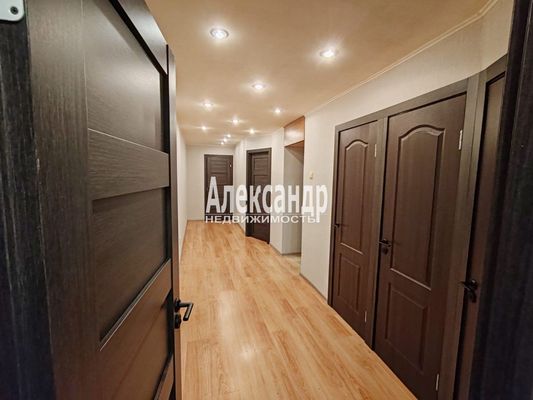 Продам трехкомнатную (3-комн.) квартиру, Пискарёвский пр-кт, 52, Санкт-Петербург г