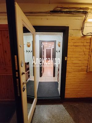 Продам трехкомнатную (3-комн.) квартиру, Пискарёвский пр-кт, 52, Санкт-Петербург г