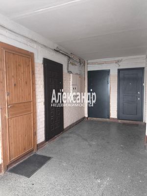 Продам трехкомнатную (3-комн.) квартиру, Пискарёвский пр-кт, 52, Санкт-Петербург г