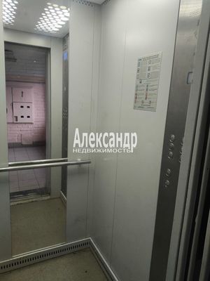 Продам трехкомнатную (3-комн.) квартиру, Пискарёвский пр-кт, 52, Санкт-Петербург г