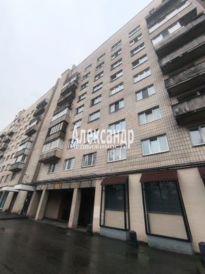 Продам трехкомнатную (3-комн.) квартиру, Пискарёвский пр-кт, 52, Санкт-Петербург г