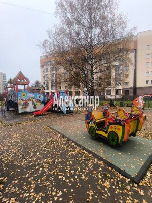 Продам трехкомнатную (3-комн.) квартиру, Пискарёвский пр-кт, 52, Санкт-Петербург г