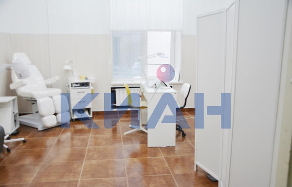 Продам торговое помещение 133,8 м2, Авиаторов ул, 33, Красноярск г