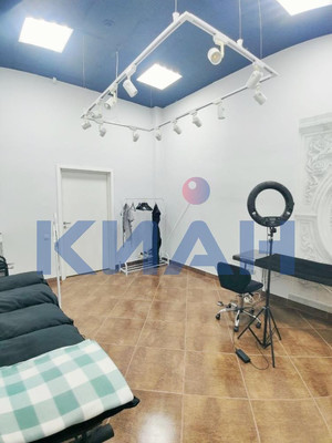 Продам торговое помещение 133,8 м2, Авиаторов ул, 33, Красноярск г