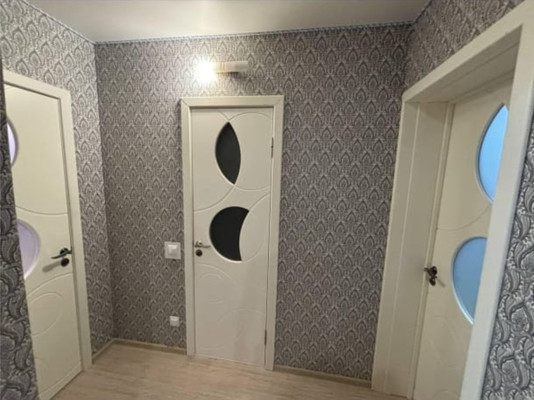 Продам трехкомнатную (3-комн.) квартиру, Курчатова пр-кт, 49, Волгодонск г