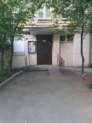 Продам двухкомнатную (2-комн.) квартиру, Есенинский б-р, 1к26, Москва г