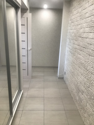 Продам двухкомнатную (2-комн.) квартиру, Школьная (Росляково р-н) ул, 17, Мурманск г