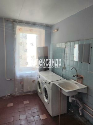 Продам комнату в 5-комн. квартире, Генерала Симоняка ул, 10, Санкт-Петербург г