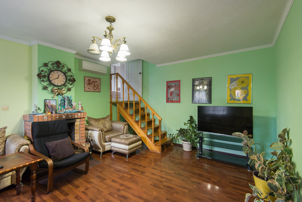 Продам дом, Искристая ул, 82, Ростов-на-Дону г, 0 км от города