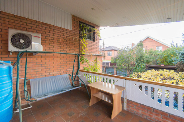 Продам дом, Искристая ул, 82, Ростов-на-Дону г, 0 км от города