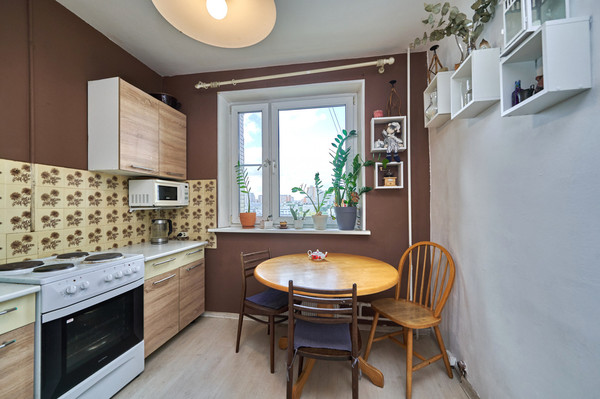 Продам трехкомнатную (3-комн.) квартиру, Осташковская ул, 30, Москва г