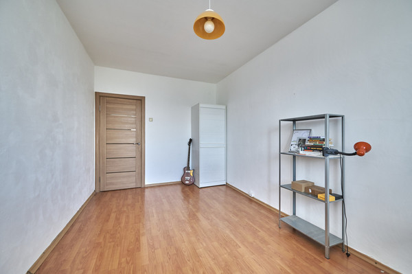 Продам трехкомнатную (3-комн.) квартиру, Осташковская ул, 30, Москва г