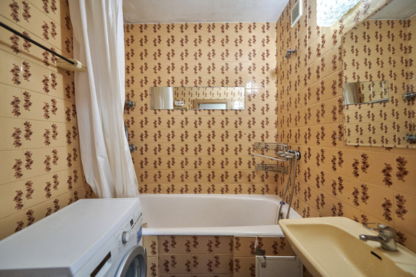 Продам трехкомнатную (3-комн.) квартиру, Осташковская ул, 30, Москва г