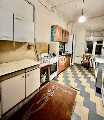 Продам долю в 1-комн. квартире, Бронницкая ул, 18, Санкт-Петербург г