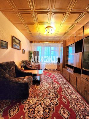 Продам однокомнатную (1-комн.) квартиру, Молодежный б-р, 13, Кириши г