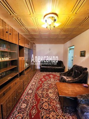 Продам однокомнатную (1-комн.) квартиру, Молодежный б-р, 13, Кириши г