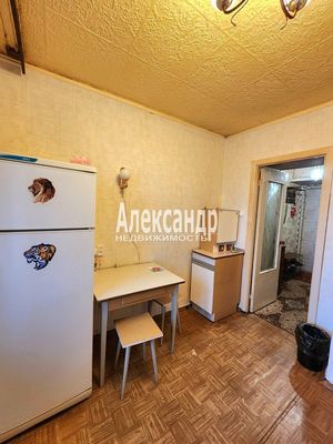 Продам однокомнатную (1-комн.) квартиру, Молодежный б-р, 13, Кириши г