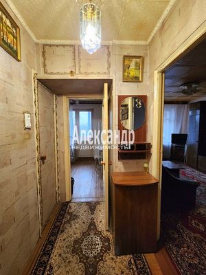 Продам однокомнатную (1-комн.) квартиру, Молодежный б-р, 13, Кириши г