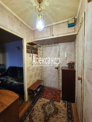 Продам однокомнатную (1-комн.) квартиру, Молодежный б-р, 13, Кириши г