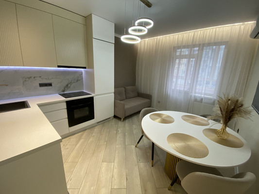 Продам трехкомнатную (3-комн.) квартиру, Маршала Жукова пр-кт, 18, Ростов-на-Дону г