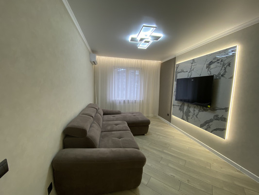 Продам трехкомнатную (3-комн.) квартиру, Маршала Жукова пр-кт, 18, Ростов-на-Дону г