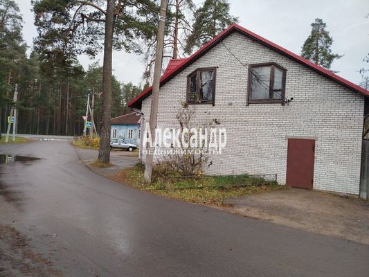 Продам торговое помещение 61,1 м2, Сосновая ул, 2, Приозерск г