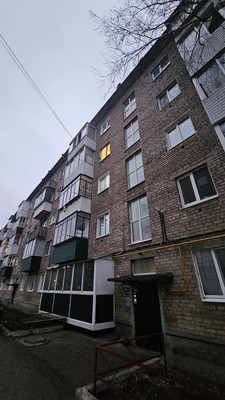 Продам двухкомнатную (2-комн.) квартиру, Комсомольская ул, 21к58, Октябрьский г