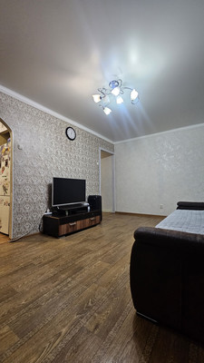 Продам двухкомнатную (2-комн.) квартиру, Комсомольская ул, 21к58, Октябрьский г