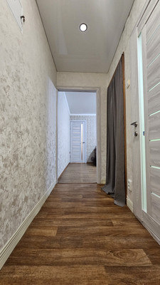 Продам двухкомнатную (2-комн.) квартиру, Комсомольская ул, 21к58, Октябрьский г