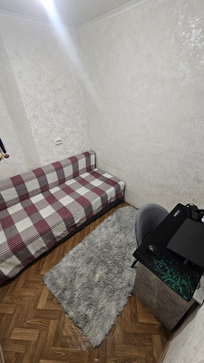 Продам двухкомнатную (2-комн.) квартиру, Комсомольская ул, 21к58, Октябрьский г