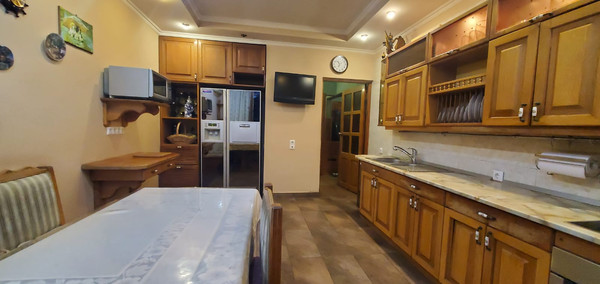 Продам многокомнатную квартиру, Гагарина (Центральный р-н) ул, 60, Сочи г