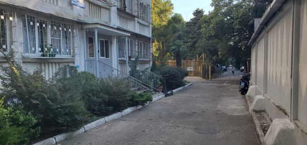 Продам многокомнатную квартиру, Гагарина (Центральный р-н) ул, 60, Сочи г