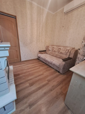 Продам двухкомнатную (2-комн.) квартиру, Целинная (Центральный р-н) ул, 25б, Сочи г