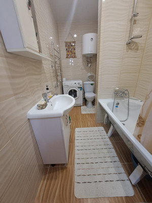 Продам двухкомнатную (2-комн.) квартиру, Целинная (Центральный р-н) ул, 25б, Сочи г