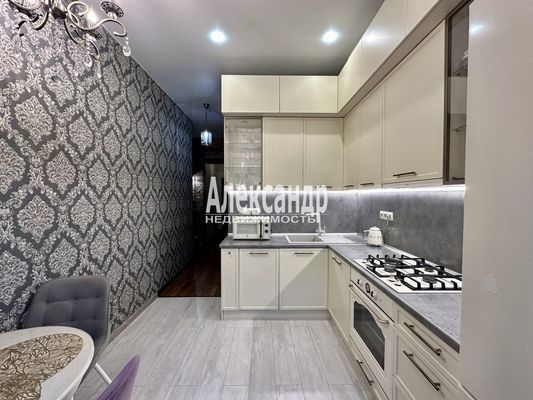 Продам двухкомнатную (2-комн.) квартиру, Октябрьская наб, 74к1, Санкт-Петербург г