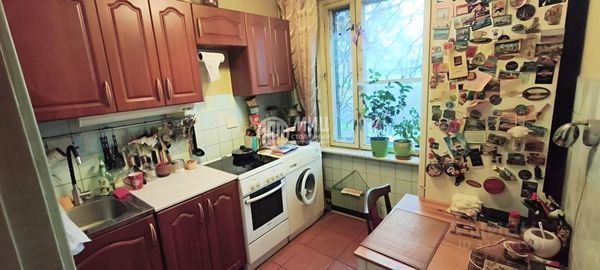 Продам трехкомнатную (3-комн.) квартиру, Мусоргского ул, 1, Москва г