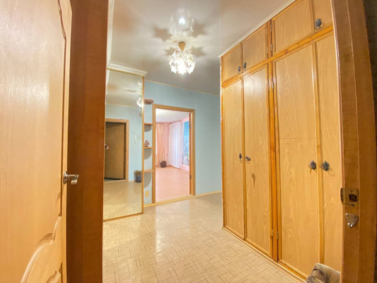 Продам трехкомнатную (3-комн.) квартиру, Воинов-интернационалистов ул, 21, Йошкар-Ола г