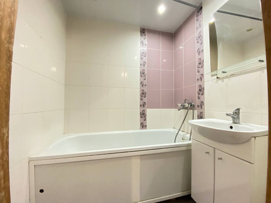 Продам трехкомнатную (3-комн.) квартиру, Воинов-интернационалистов ул, 21, Йошкар-Ола г