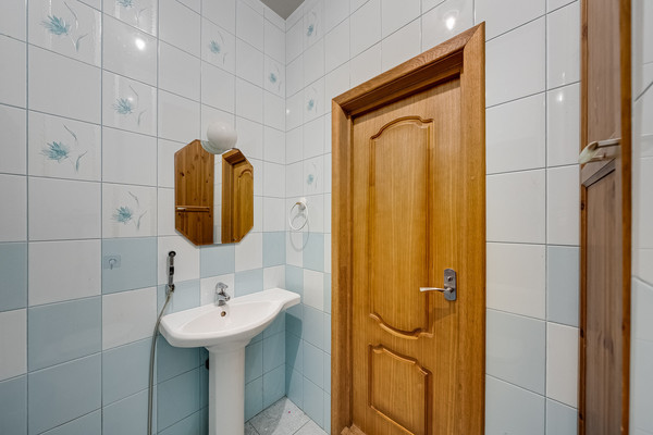 Продам двухкомнатную (2-комн.) квартиру, Новокуркинское ш, 51, Москва г